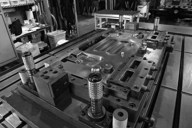 ※画像はイメージです。実際に溶接をした金型ではありません。